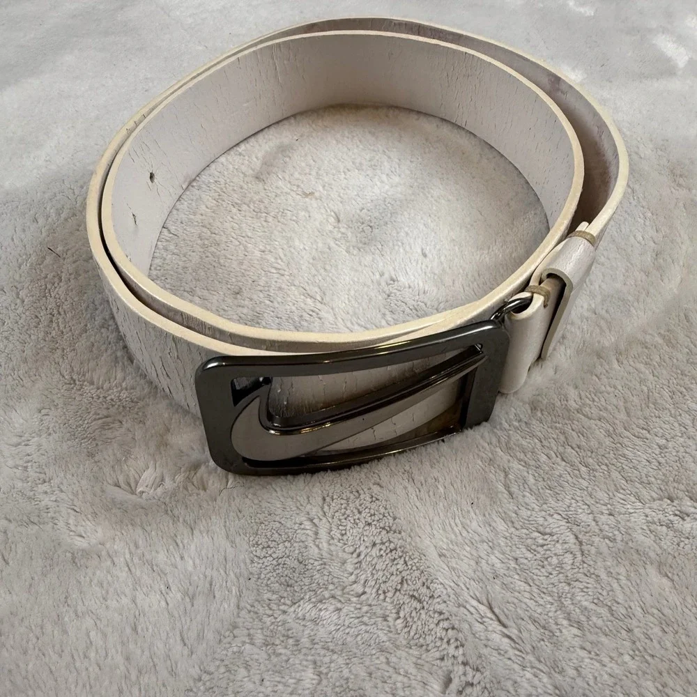 Nike Golf Belt White with Gunmetal Swoosh Logo Buckle Mens Athletic Casual